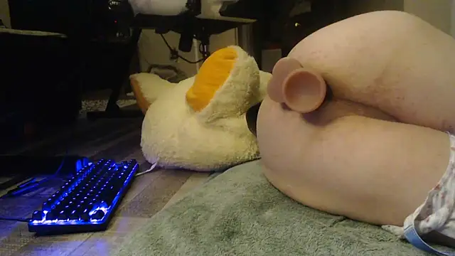 petiteteaseX online show from 04-13-26, 09:57