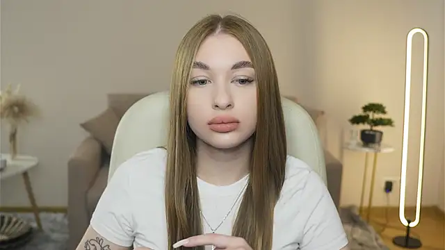 Snapshot of SangVivolo chatting on 04-05-26, 09:49 SangVivolo online show from 04-05-26, 09:49