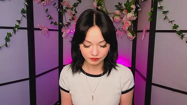 LilySparkls online show from 05-10-26, 12:20
