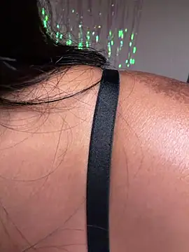 Snapshot of AreeAmor chatting on 04-13-26, 12:20 AreeAmor online show from 04-13-26, 12:20