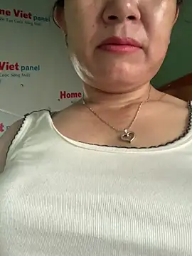   Evelyn   online show from 04-06-26, 03:13