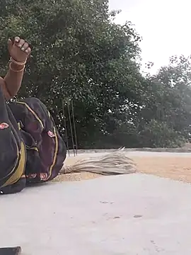 Desi hot bhabhi01 online show from 06-01-26, 08:36