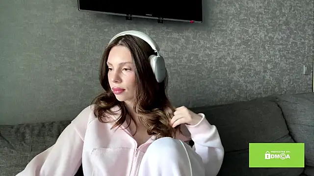 anycamx online show from 04-15-26, 05:46