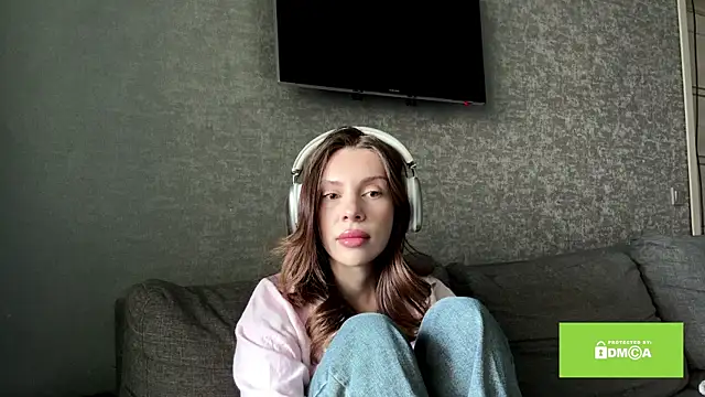 anycamx online show from 04-13-26, 06:28