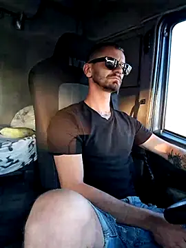 jozsi1995 online show from 06-19-26, 03:34