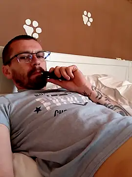 jozsi1995 online show from 04-08-26, 07:10