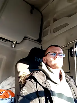 jozsi1995 online show from 04-07-26, 04:58