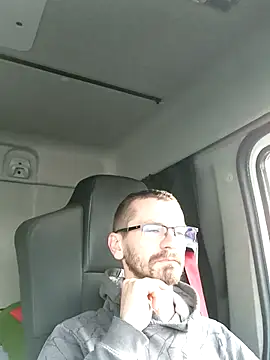 jozsi1995 online show from 04-10-26, 05:36