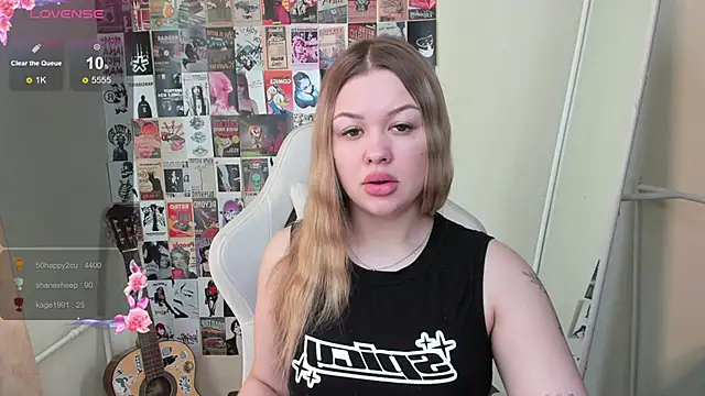AmeliePeach online show from 05-24-26, 04:01