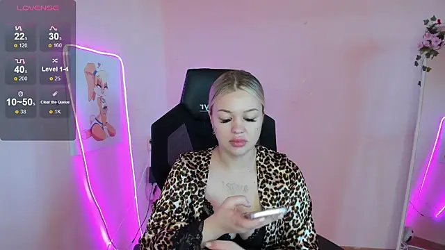 AmeliePeach online show from 06-19-26, 01:44