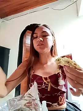 Leticia Hinkley  online show from 04-18-26, 01:02