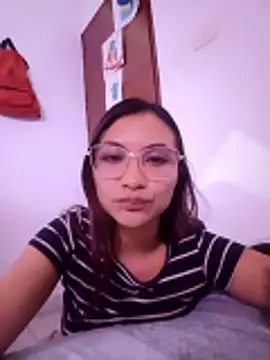 Leticia Hinkley  online show from 04-14-26, 11:43