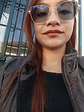 Leticia Hinkley  online show from 05-25-26, 12:37