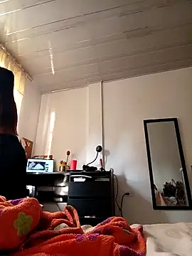 Leticia Hinkley  online show from 04-12-26, 11:57