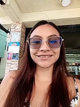 Leticia Hinkley  online show from 04-20-26, 01:45
