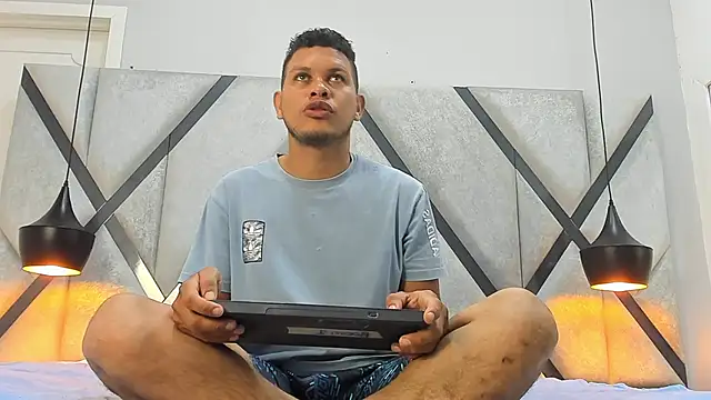 Snapshot of NohaBrooks chatting on 04-05-26, 12:01 NohaBrooks online show from 04-05-26, 12:01