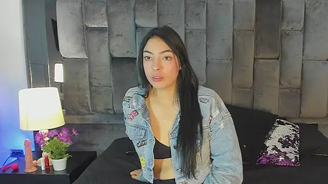 Ashly bloom  online show from 05-05-26, 03:09