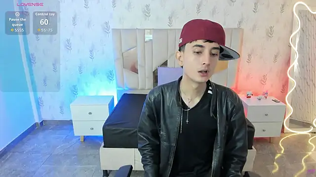 Snapshot of Eidan_tay chatting on 05-07-26, 11:57 Eidan tay online show from 05-07-26, 11:57