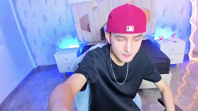 Snapshot of Eidan_tay chatting on 05-15-26, 12:36 Eidan tay online show from 05-15-26, 12:36