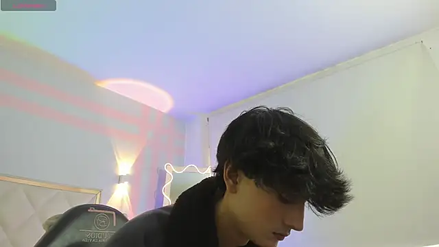 Snapshot of Eidan_tay chatting on 04-08-26, 07:48 Eidan tay online show from 04-08-26, 07:48