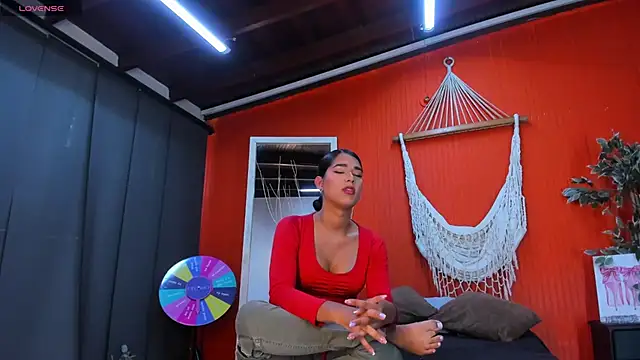 liahspencer online show from 05-18-26, 04:12
