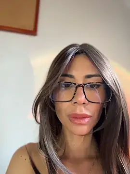 AlmaSajor  online show from 04-17-26, 01:47