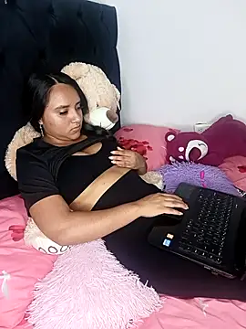 Valentina Narvaez online show from 04-14-26, 08:14