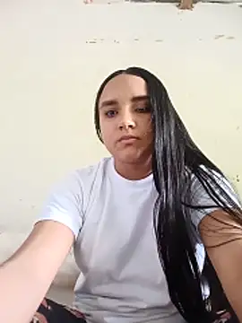 Valentina Narvaez online show from 06-15-26, 07:46