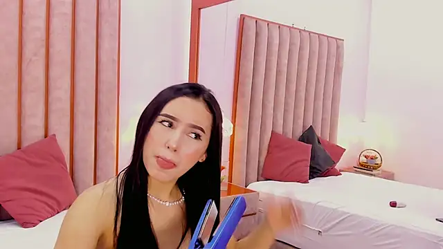 Zoe Monrow online show from 05-19-26, 12:45