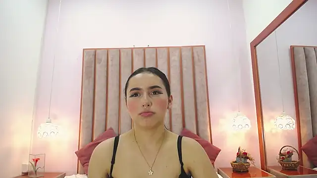 Zoe Monrow online show from 04-19-26, 06:10