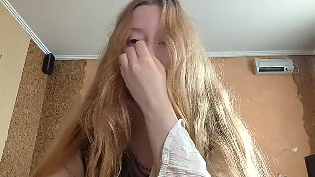 Snapshot of KateVibe_01 chatting on 06-14-26, 02:24 KateVibe 01 online show from 06-14-26, 02:24