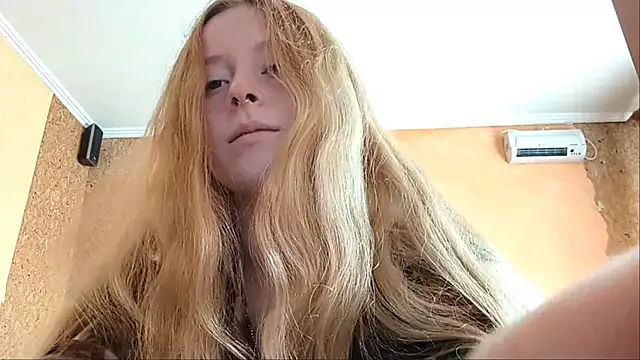 Snapshot of KateVibe_01 chatting on 06-14-26, 11:39 KateVibe 01 online show from 06-14-26, 11:39