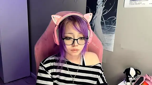 Snapshot of SaxonDibs chatting on 04-05-26, 04:02 SaxonDibs online show from 04-05-26, 04:02