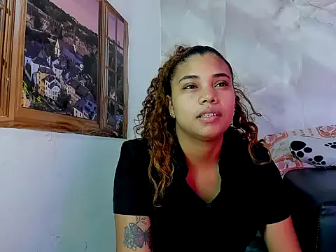 EllyBloom online show from 04-19-26, 01:45