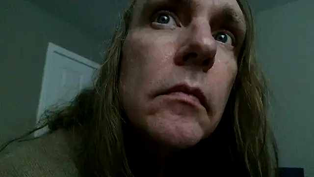 Magnus Luv online show from 05-27-26, 01:57