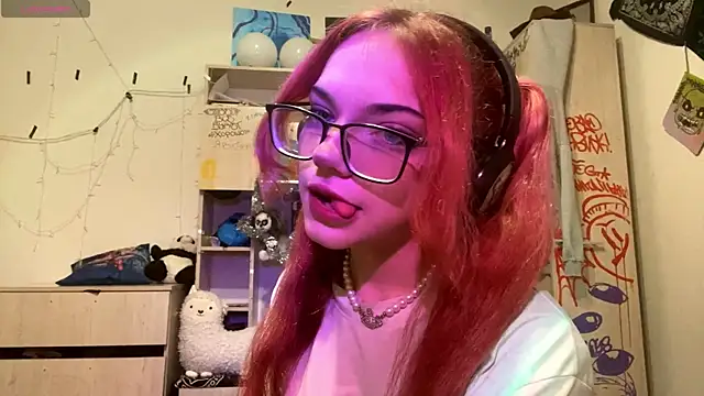 RedHeadCat online show from 04-18-26, 09:37