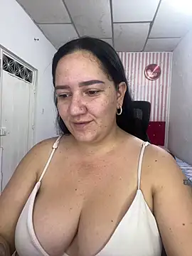 Fresita-12 online show from 05-05-26, 06:16