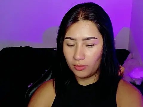EvelynLeen  online show from 07-10-26, 09:15