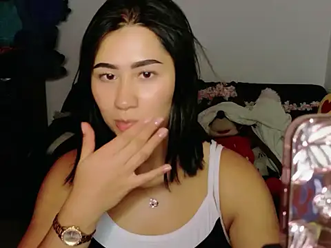 EvelynLeen  online show from 07-17-26, 08:28