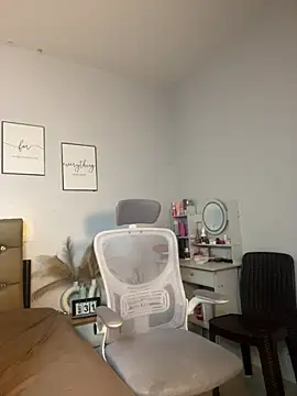 JassmineLove online show from 05-31-26, 07:58