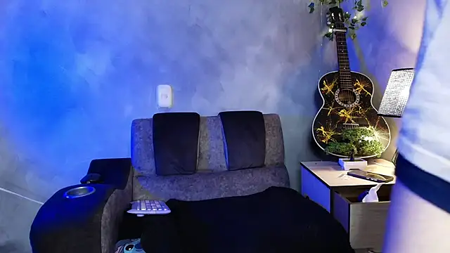 owen xxx online show from 04-05-26, 04:19