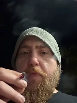 Snapshot of jayc23 chatting on 04-10-26, 03:35 jayc23 online show from 04-10-26, 03:35