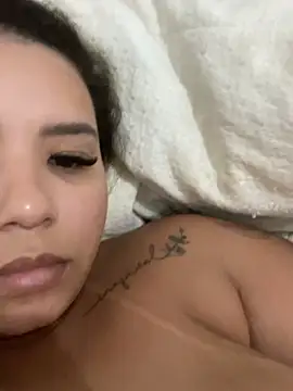 gabyzinha2030 online show from 05-26-26, 03:37