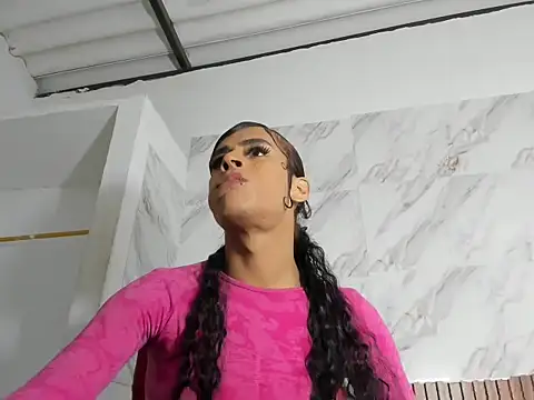 stefani robles online show from 05-22-26, 12:19