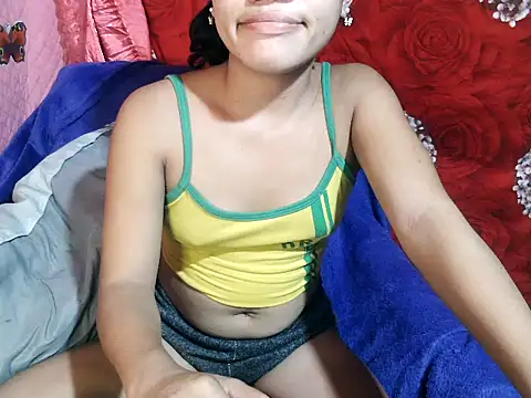 Snapshot of kiffy_miley79 chatting on 06-20-26, 04:34 kiffy miley79 online show from 06-20-26, 04:34