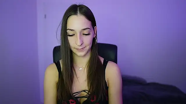 Crystalbrunette18 online show from 05-05-26, 07:39