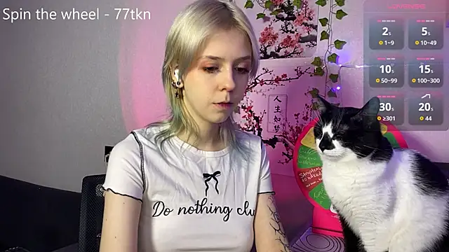 LunaBless online show from 05-30-26, 09:31