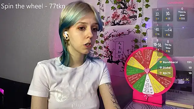 LunaBless online show from 05-31-26, 09:59