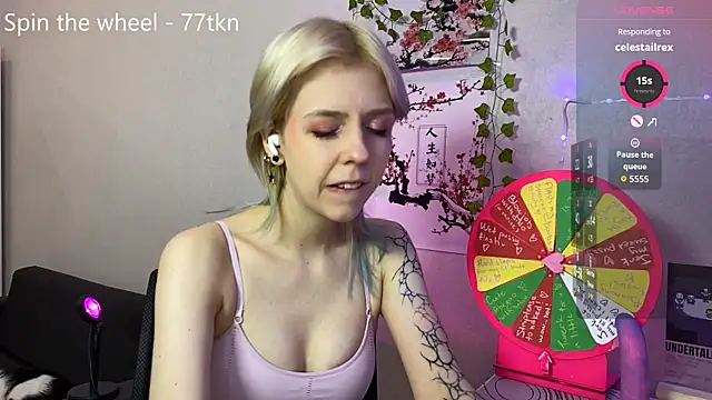 LunaBless online show from 05-24-26, 09:36