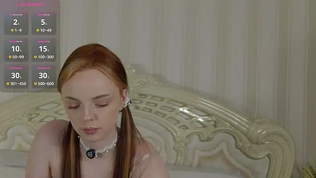 Snapshot of LianaGracee chatting on 04-19-26, 11:00 LianaGracee online show from 04-19-26, 11:00